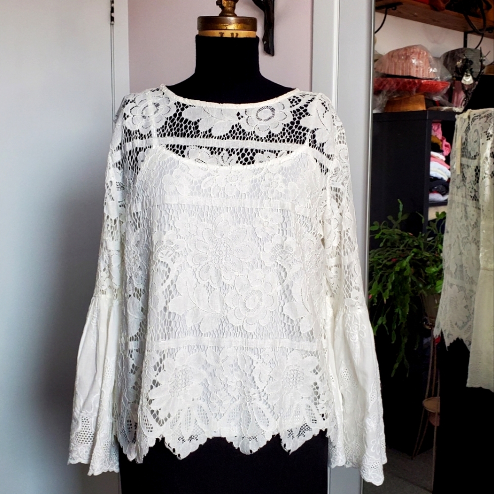 NWT ADIVA lace bliuse with camisole sz L